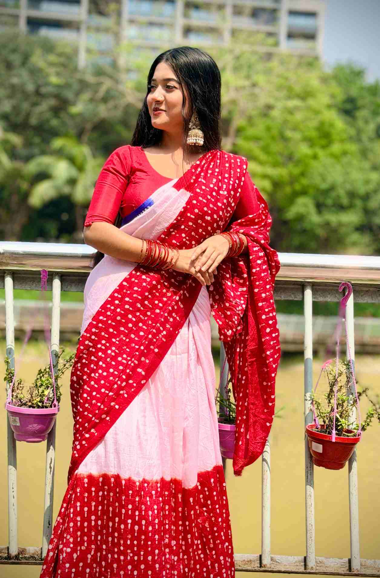 10 1050 টাকায় বাটিক সিল্ক শাড়ি - Image 1